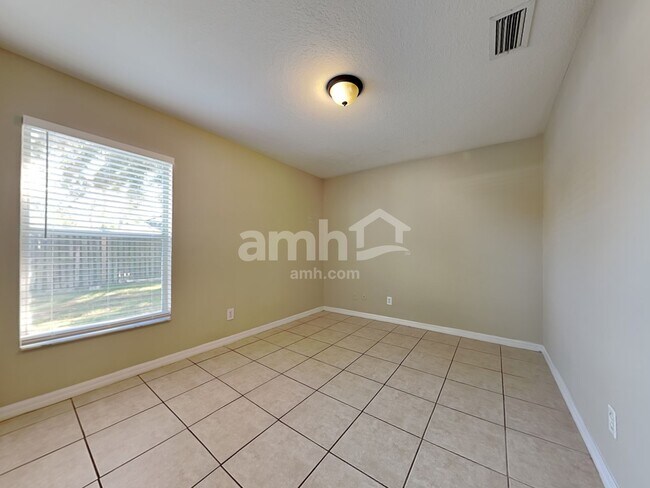 Building Photo - 24446 Landing Dr