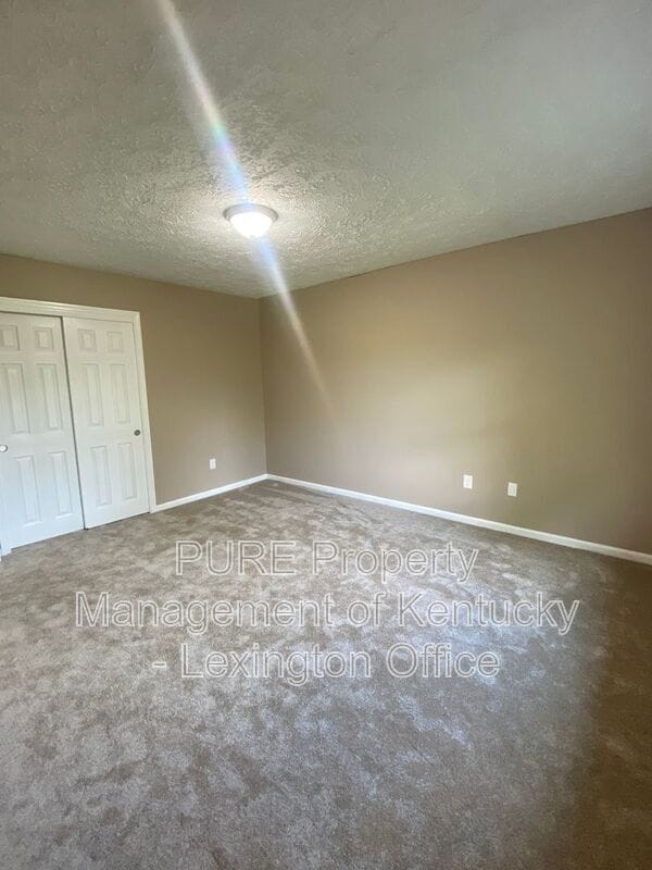 Building Photo - 3493 Sutherland Dr