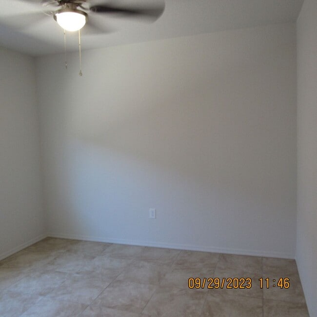 Building Photo - 2495 Palisades Dr