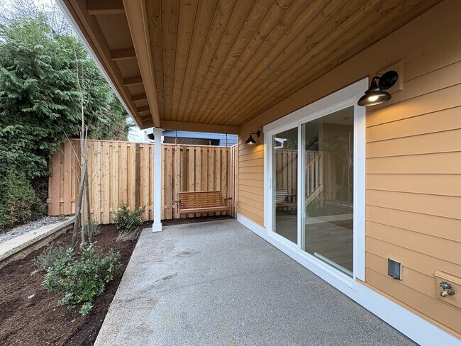 Building Photo - 6960 NE 18th Ave