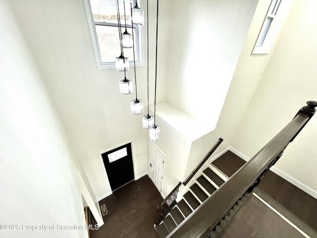 Building Photo - 105 Parkdale Dr