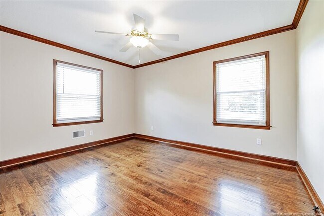Building Photo - 329 Eddies Ln