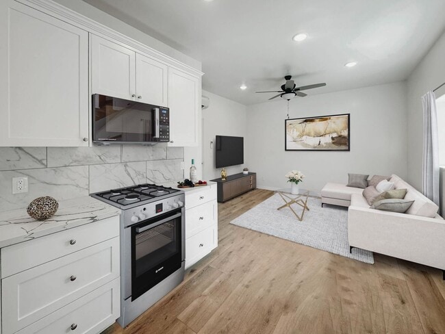 Building Photo - Luxury 2 Bed / 2 Bath in Winters! 1.1 Mile...