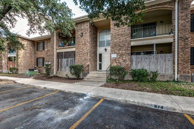 Building Photo - RENOVATED MEDICAL CENTER CONDO