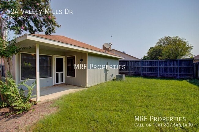 Building Photo - 524 Valley Mills Dr