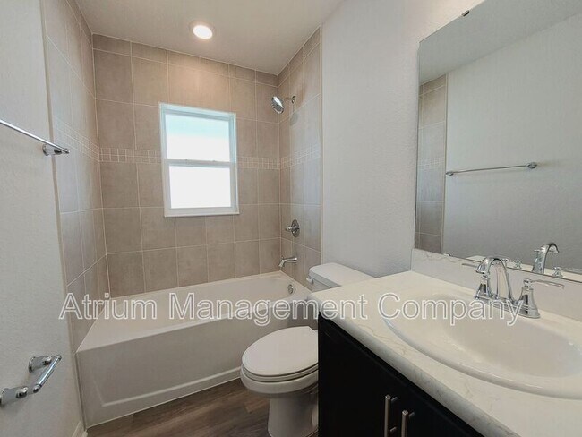 Building Photo - 1234 Cascade Dr