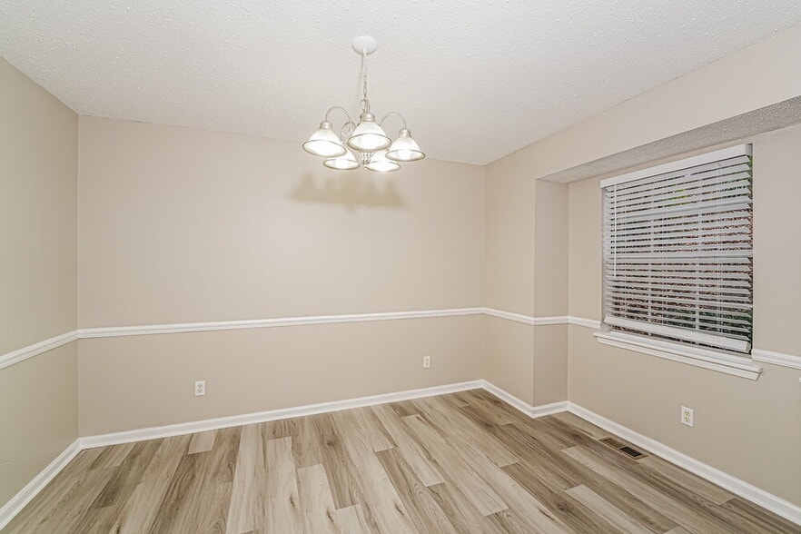 Building Photo - 1132 Corvair Cir