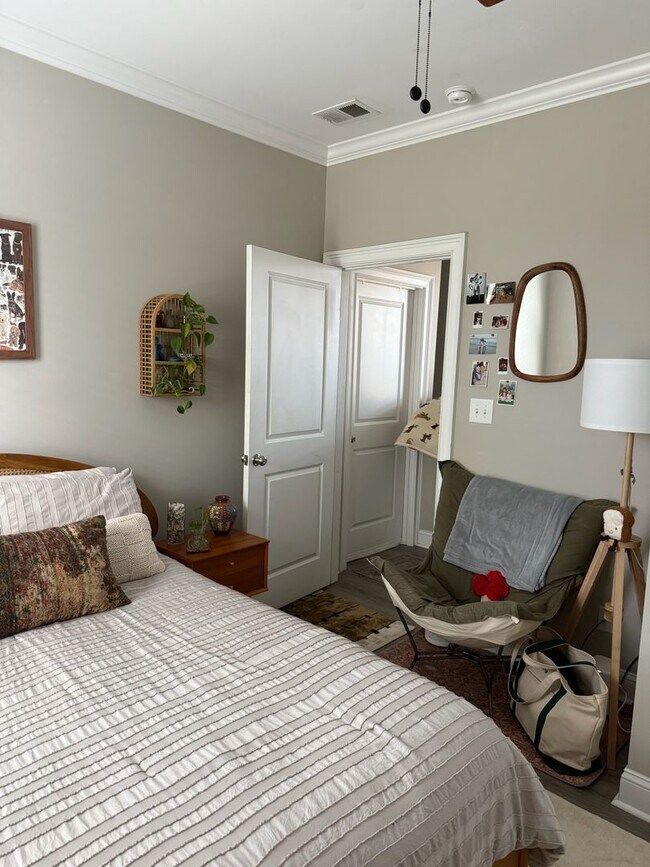 Building Photo - 44 Grove St