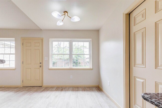 Building Photo - 5319 Ridgestone St