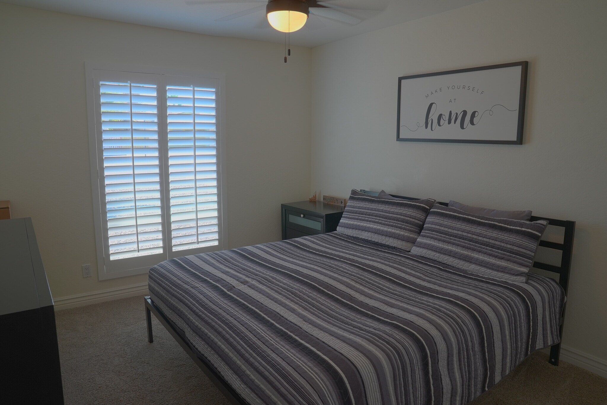 Building Photo - 2526 E Mercer Ln