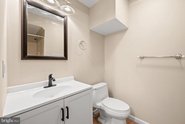 Building Photo - 1813 Glade Ct