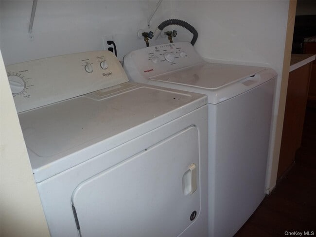 Building Photo - 12 Shelley Ct