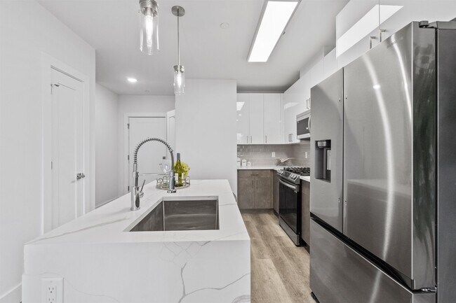 Building Photo - 412 Whiton St