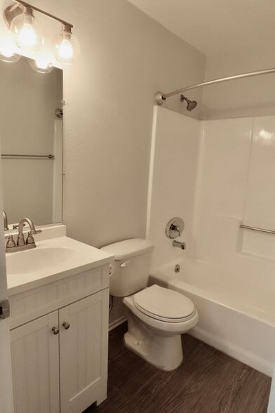 Building Photo - 1103 W Angeleno Ave