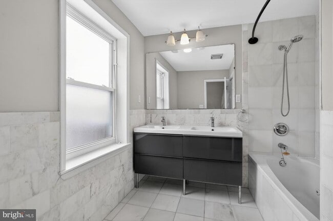 Building Photo - 1304 S Fairhill St