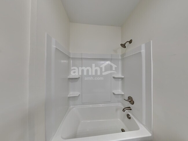 Building Photo - 600 Drema Ct