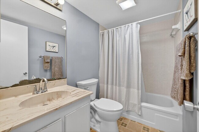 Building Photo - 10310 S Ocean Dr