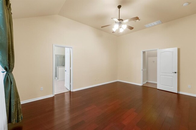 Building Photo - 7808 Alophia Dr