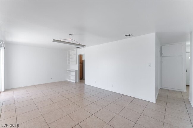 Building Photo - 1108 Tumbleweed Ave