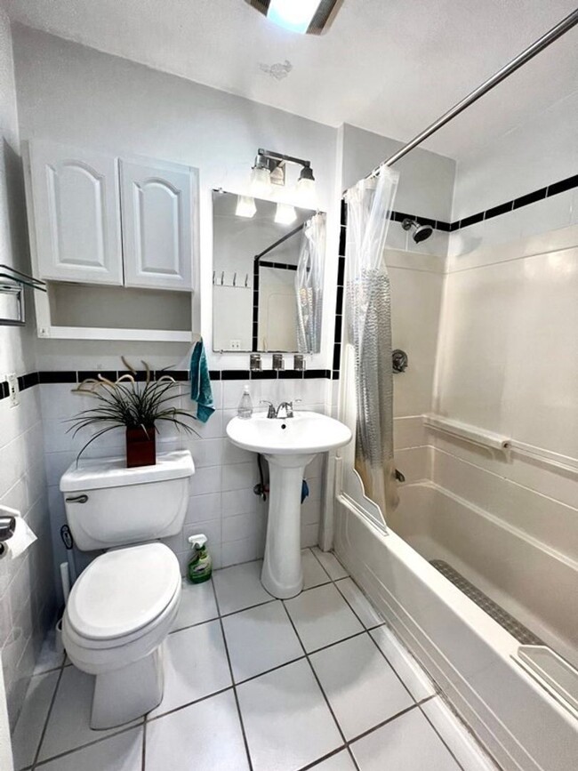 Building Photo - Great 2 bed, 2 bath near Lechmere