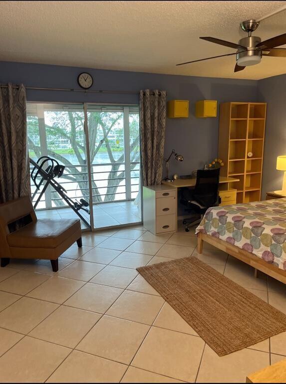 Building Photo - 3058 Cambridge C