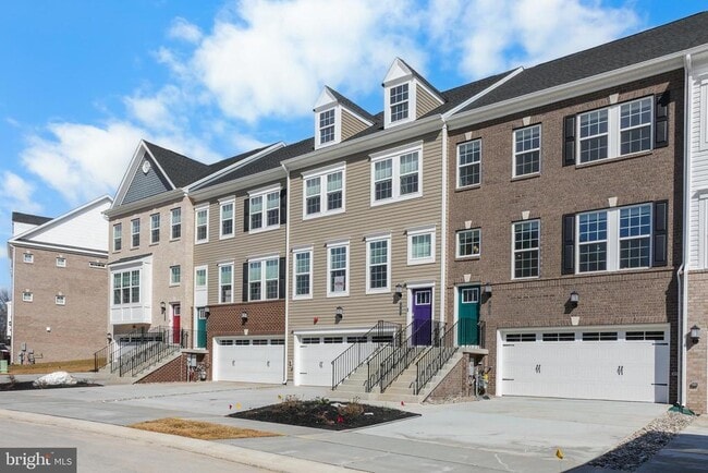 Building Photo - 1705 Water Xing Rd