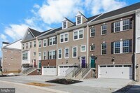 Building Photo - 1731 Water Xing Rd
