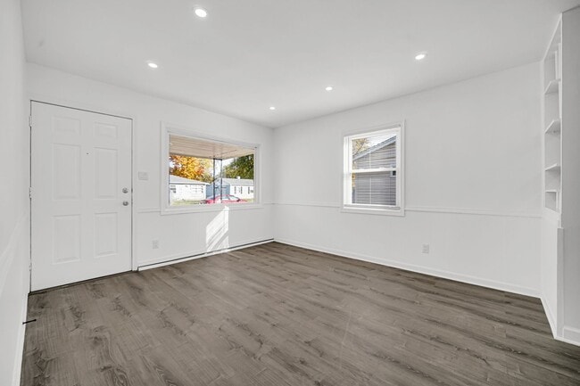 Building Photo - 3 Bedroom 1 Bathroom House for Rent!