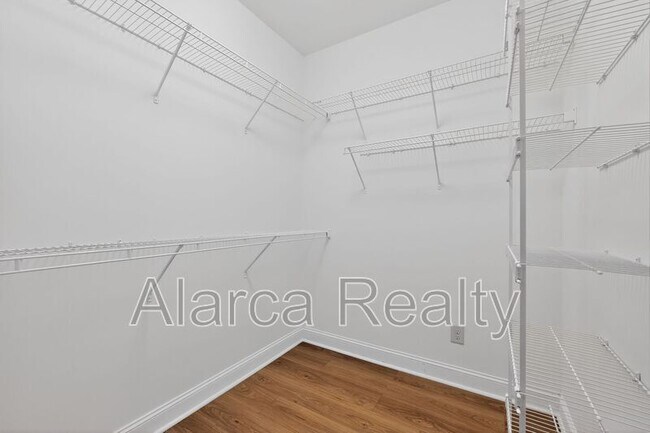 Building Photo - 8723 Whistlers Chase Dr