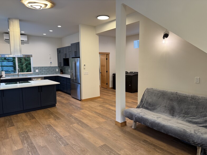 Building Photo - 2213 Squalicum Mountain Rd