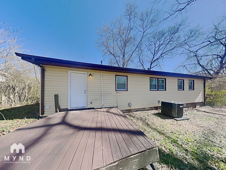 Building Photo - 6345 Oakview Ln