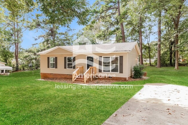 Building Photo - 111 Camellia Cir