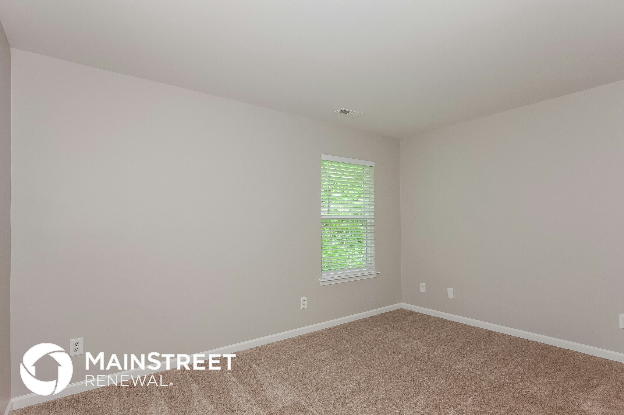 Building Photo - 12416 Oakton Hunt Dr