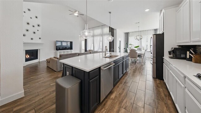Building Photo - 2807 Kingly Pne Trl