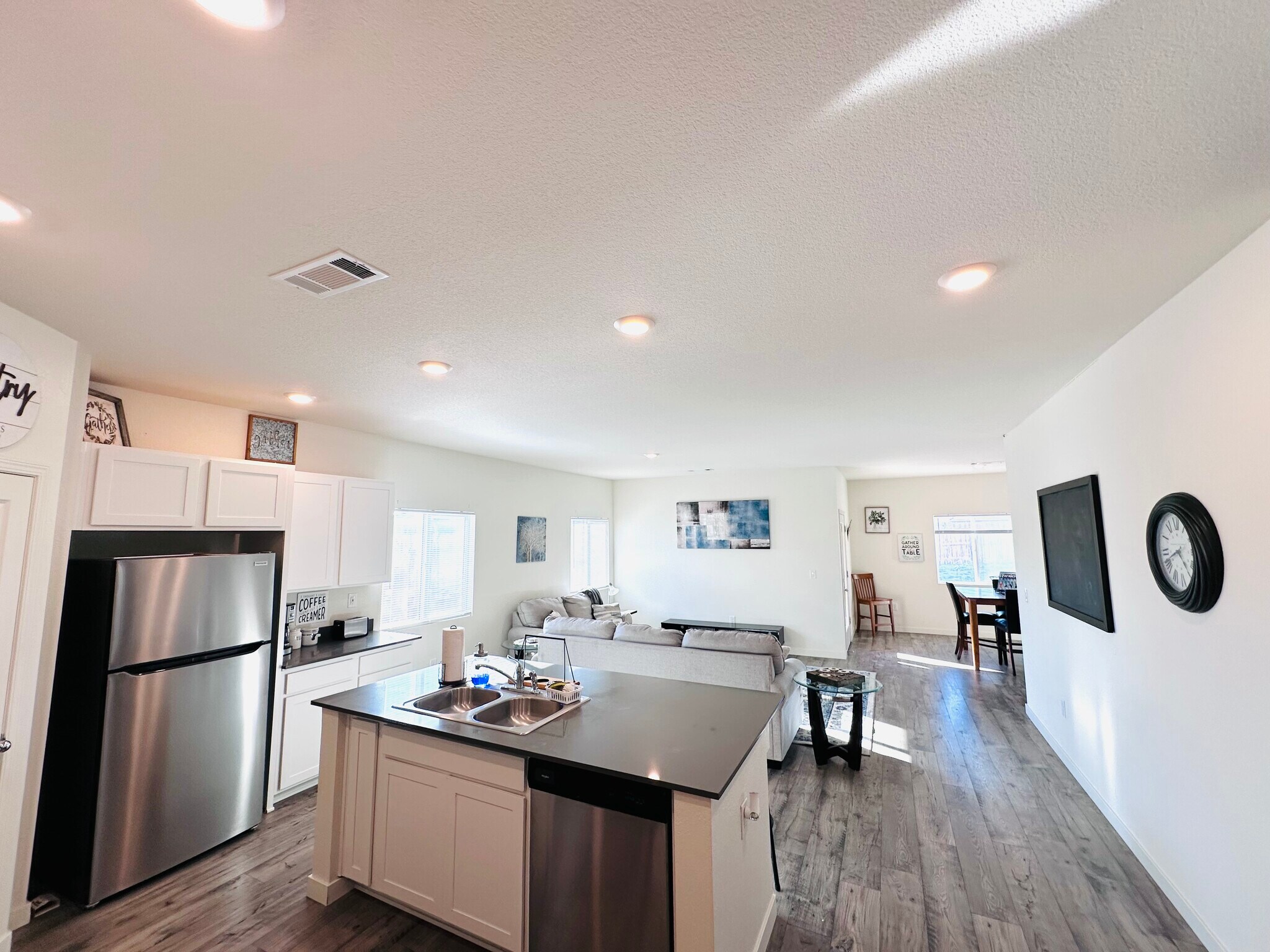 Building Photo - 950 Kathryn Ct