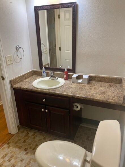 Bath - 2800 Kalmia Ave