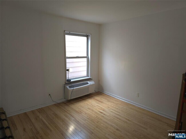 Building Photo - 6715 Polk St