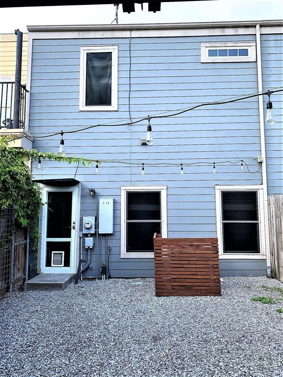 Building Photo - 1811 S Ervay St