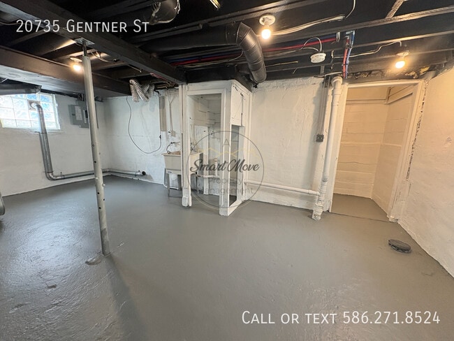 Building Photo - 20735 Gentner St