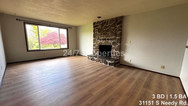 Building Photo - Country Living in Canby - 3 BD | 2 BA Home