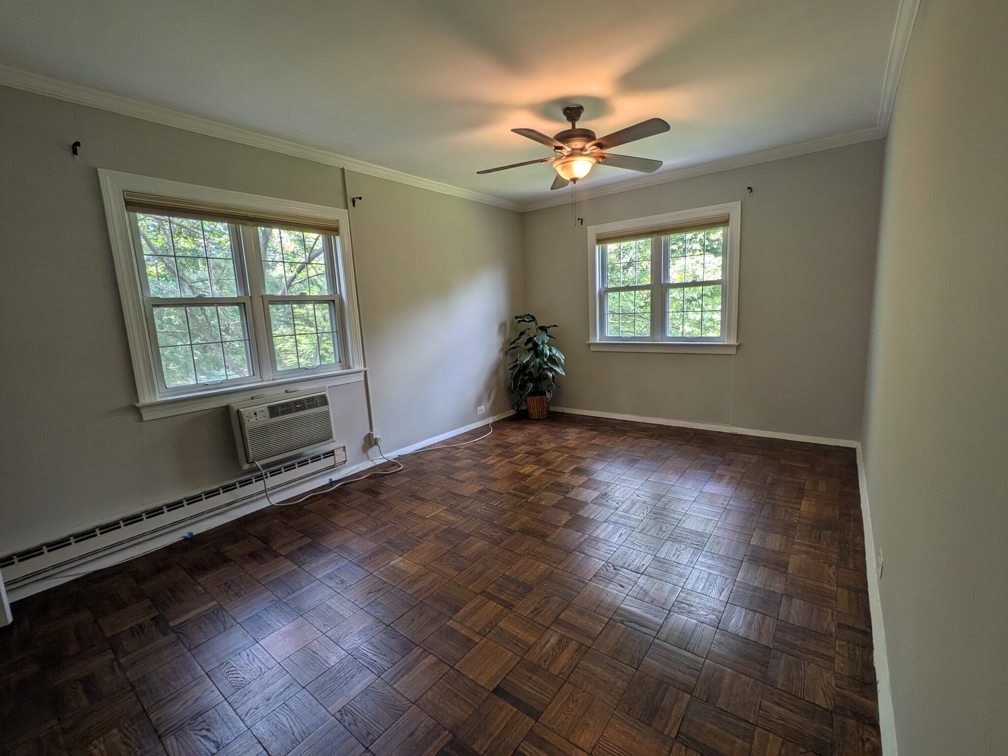 large bedroom - 3102 Valley Dr