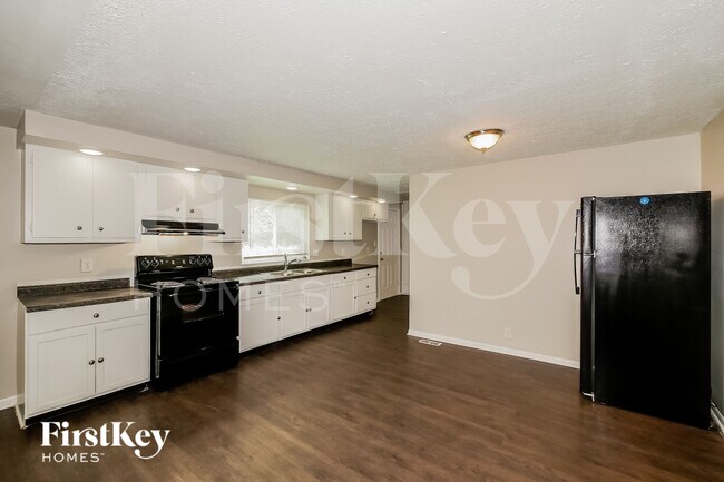 Building Photo - 9420 Shenandoah Dr