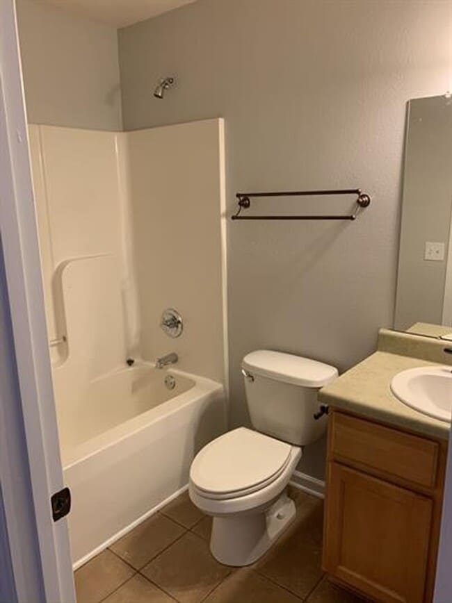 Building Photo - 406 Jasmine Dr