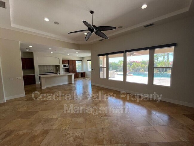 Building Photo - 135 Tesori Dr