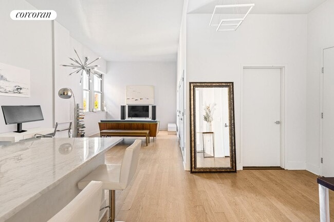 Building Photo - 220 W 148th St