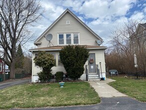 Building Photo - 19 Summerhill Ave