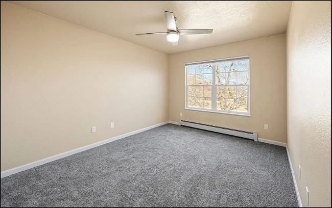 Building Photo - 404 Montero St