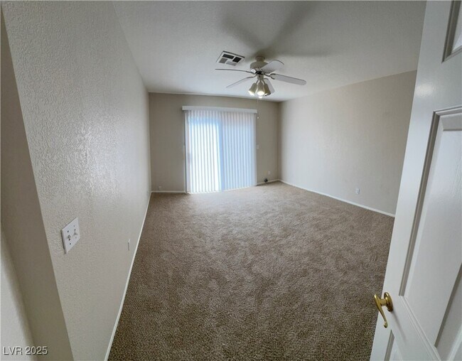 Building Photo - 7273 Vista Bonita Dr