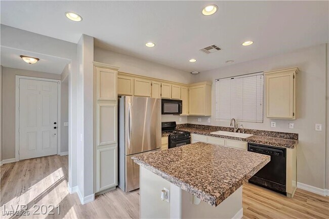 Building Photo - 10966 Positano St