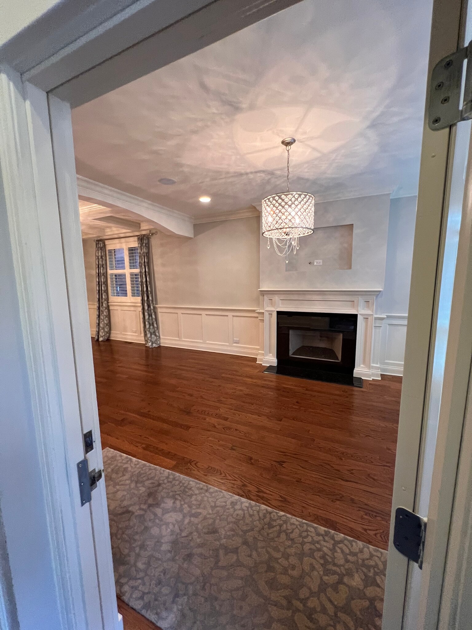 Building Photo - 2042 N Racine Ave